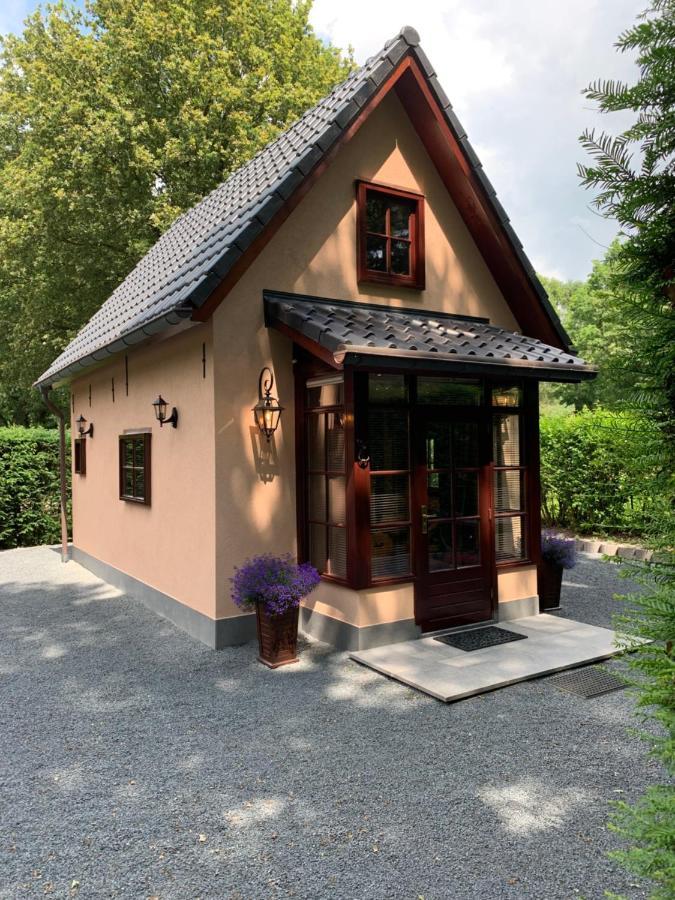 Romantisch Gastenverblijf 'Het Vogelhuisje' Люнтерен Экстерьер фото